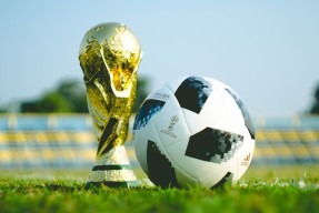 俄罗斯世界杯-三线激战，费德勒、德罗巴与快船谁将挺进下一轮？